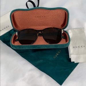 GUCCI sunglasses NWOT